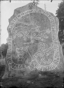 Rune_stone,_Svartsjö,_Uppland,_Sweden